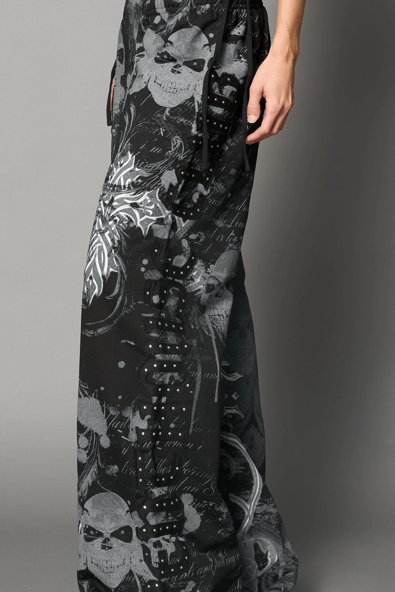 Beverly Hills G-String Sweatpants - Image 12