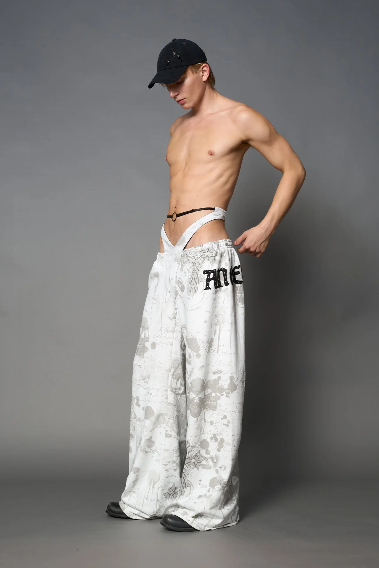 Beverly Hills G-String Sweatpants - Image 23