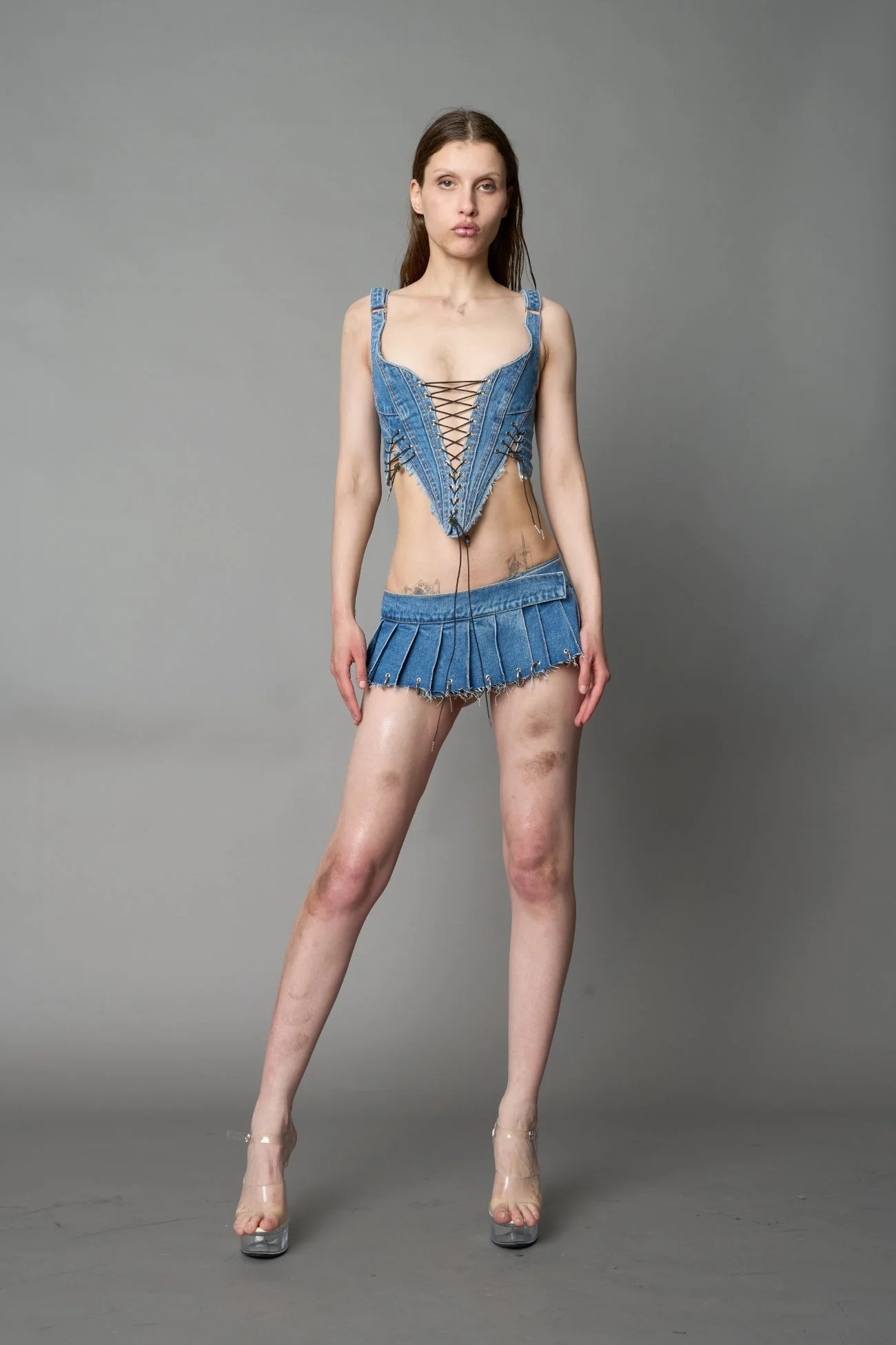 Denim Pleated Mini Skirt With Rings - Image 11