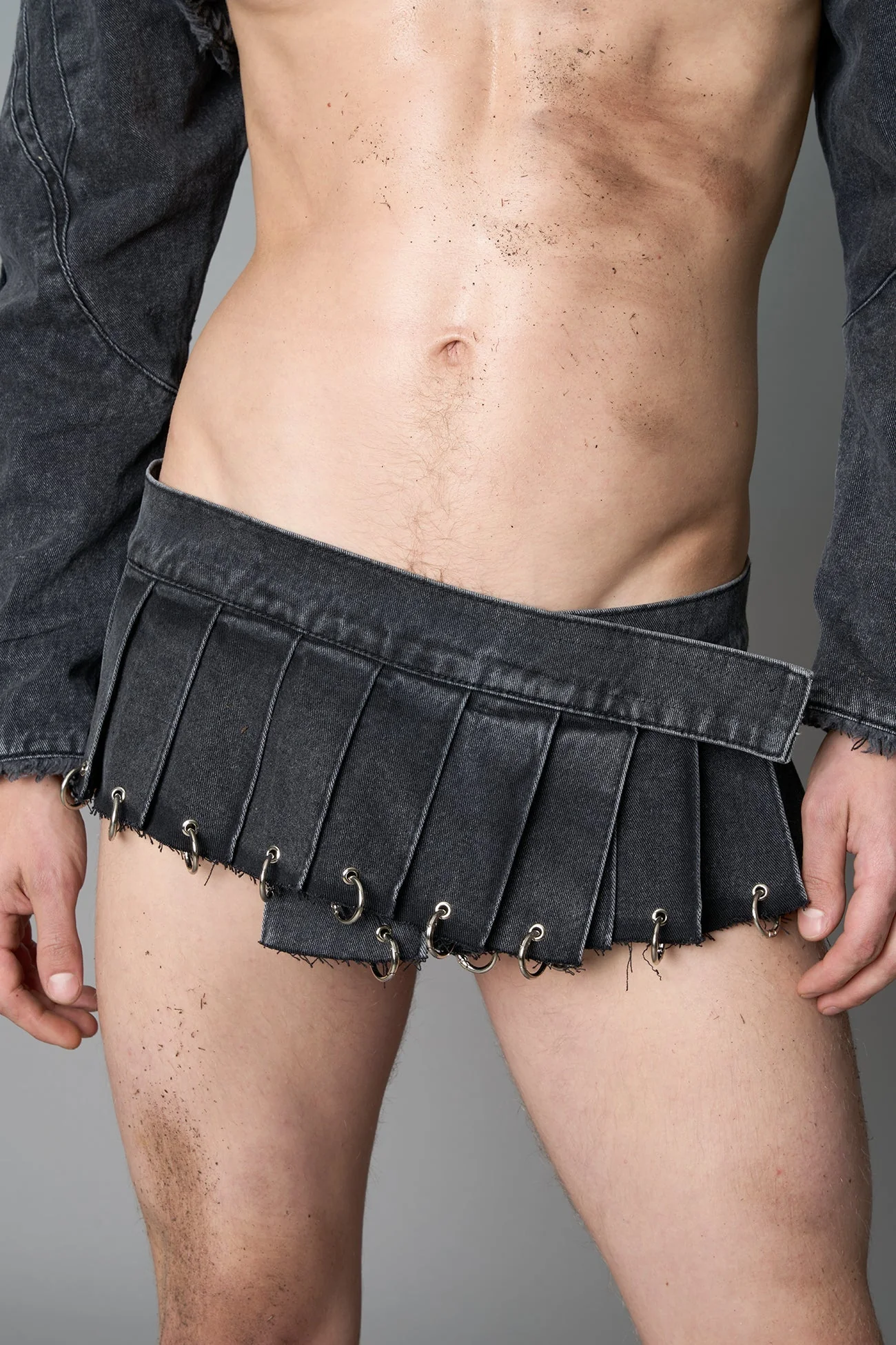 Denim Pleated Mini Skirt With Rings - Image 7