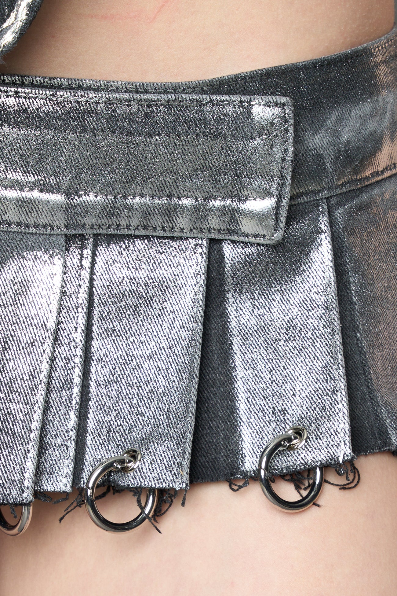 Silver Platet Denim Pleated Mini Skirt With Rings - Image 5