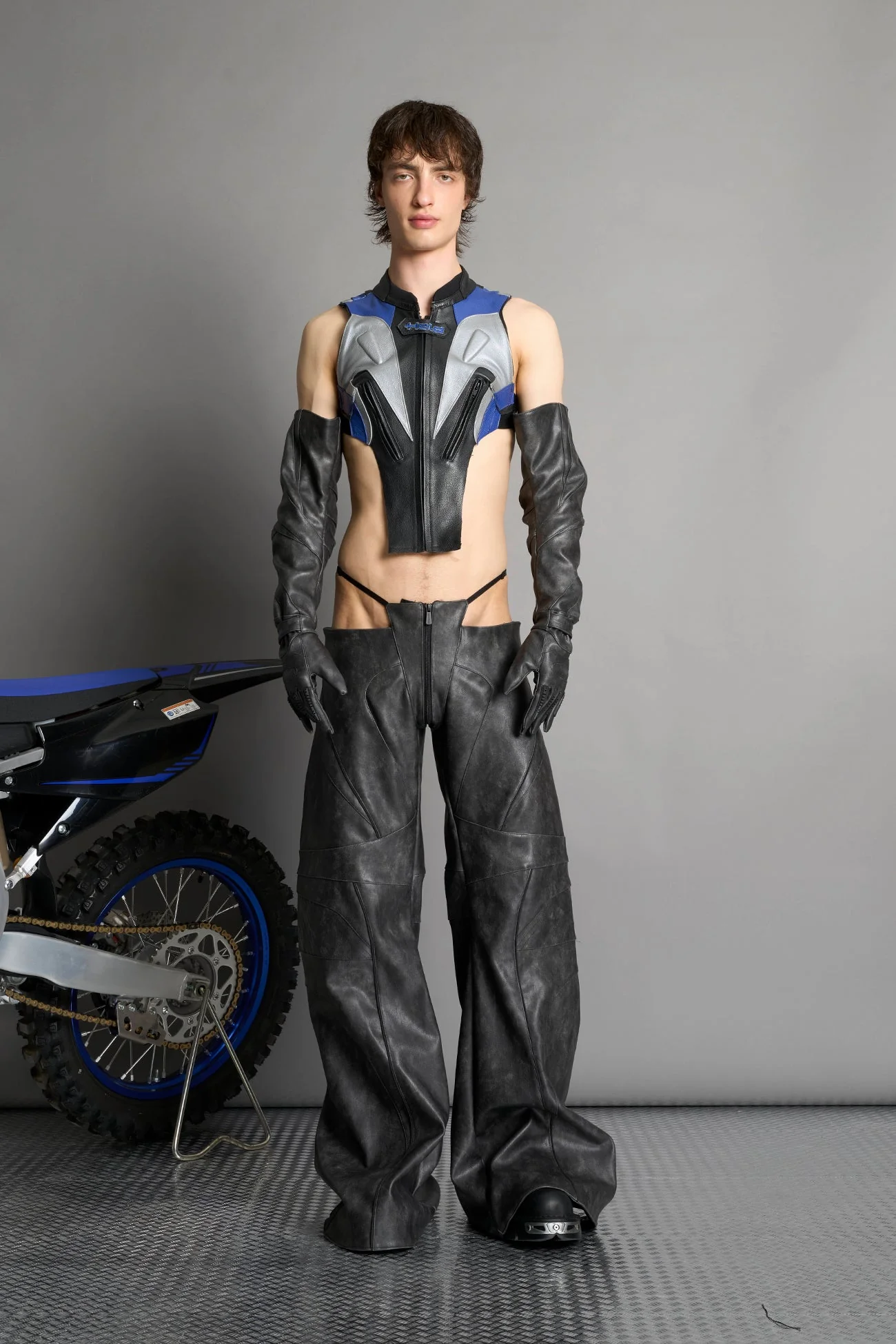 Oversize Thong Pants - Image 19
