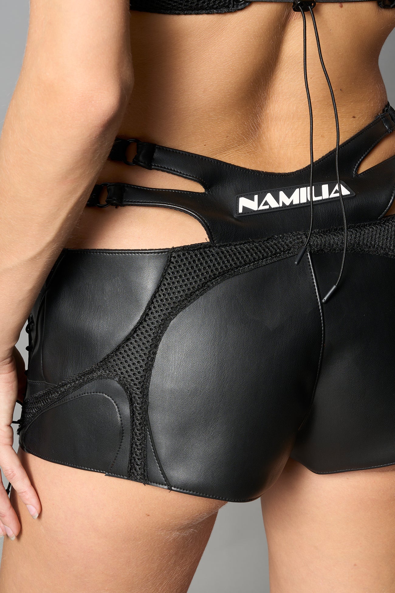 Sneaker Hot Pants - Image 9